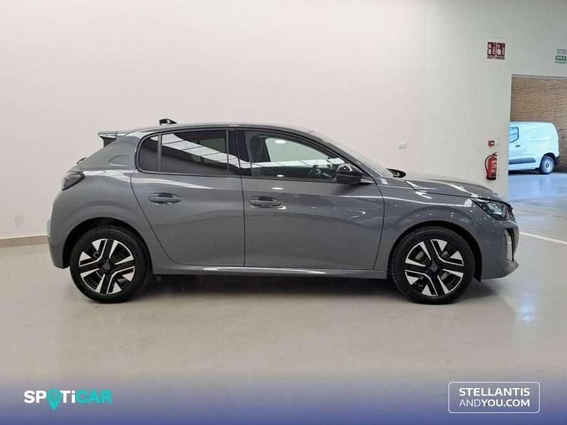 Usado Peugeot 208 Allure 101 CV (74 kW) 2025 Gris Utilitario