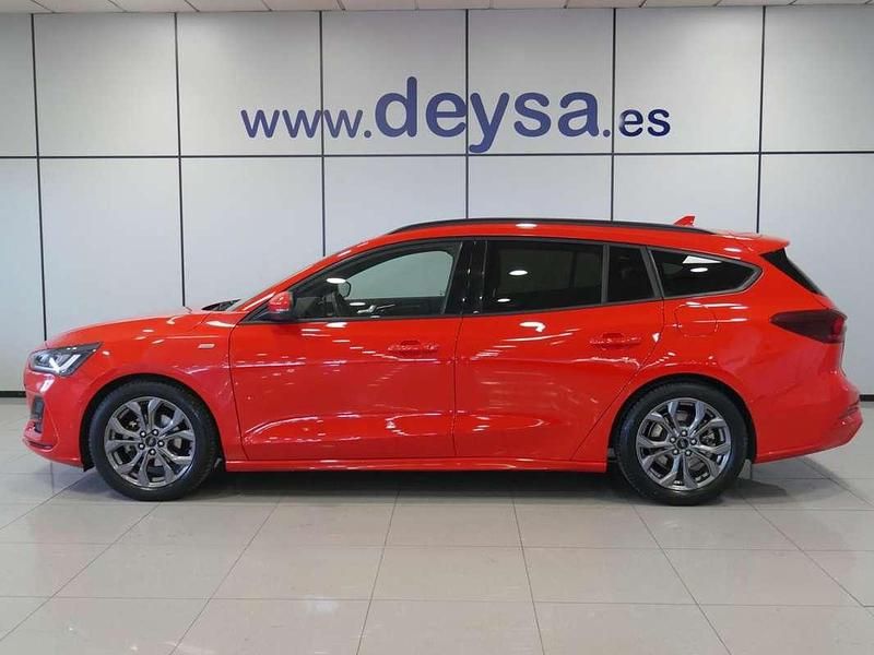Usado Ford Focus ST-Line X 155 CV (114 kW) 2024 Rojo Utilitario
