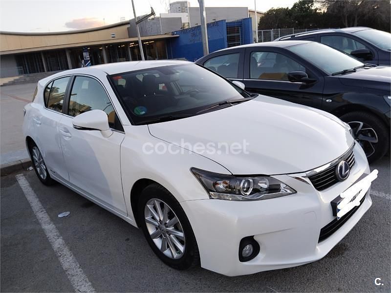 Usado Lexus CT200h 136 CV (100 kW) 2013 Blanco Berlina