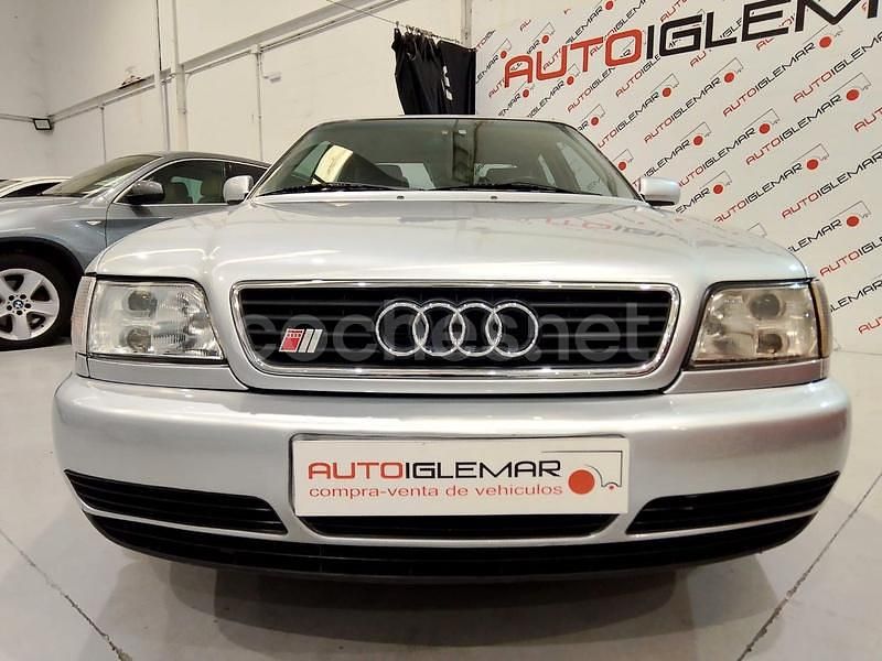 Usado Audi S6 290 CV (213 kW) 1995 Gris / plata Berlina