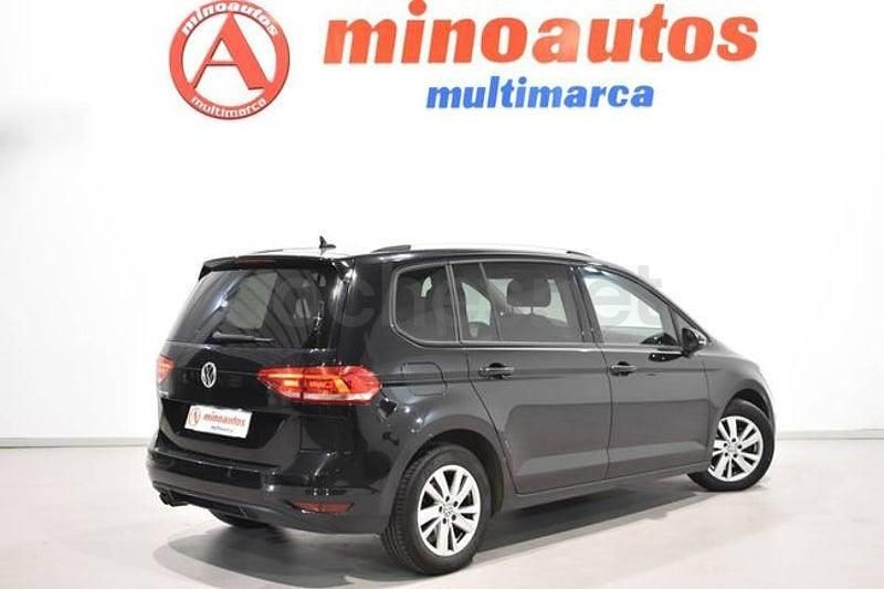 Usado VW Touran Business 116 CV (85 kW) 2020 Negro Monovolumen