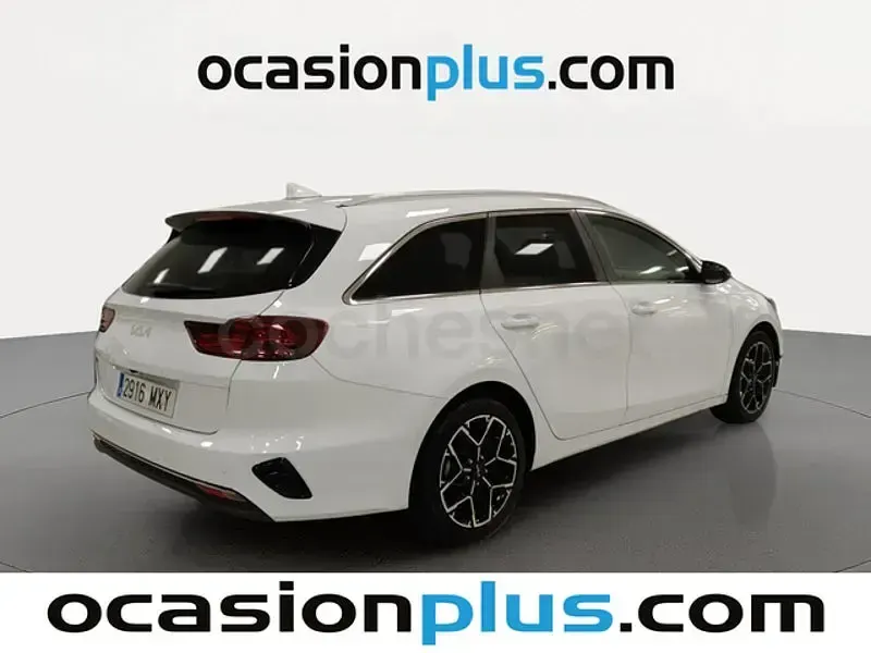 Usado Kia Ceed Style 100 CV (73 kW) 2025 Blanco Utilitario