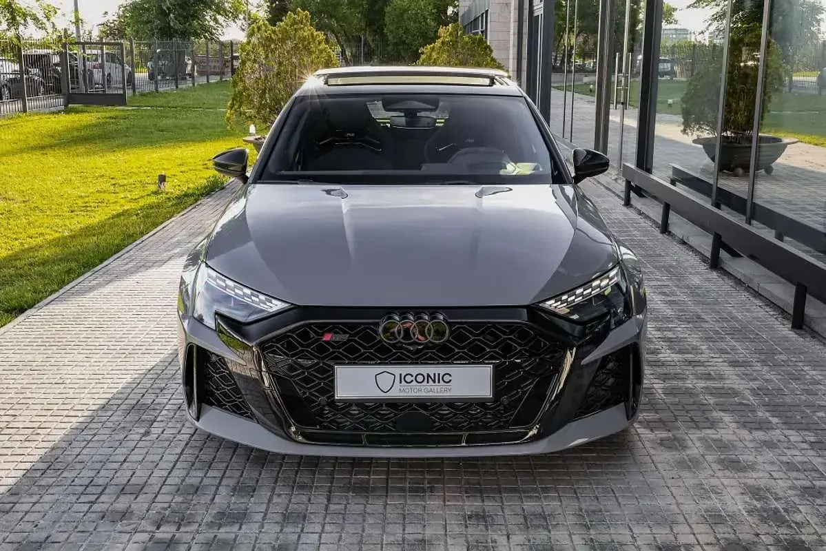 Nuevo Audi RS3 Sportback 400 CV (294 kW) 2026 Gris Utilitario