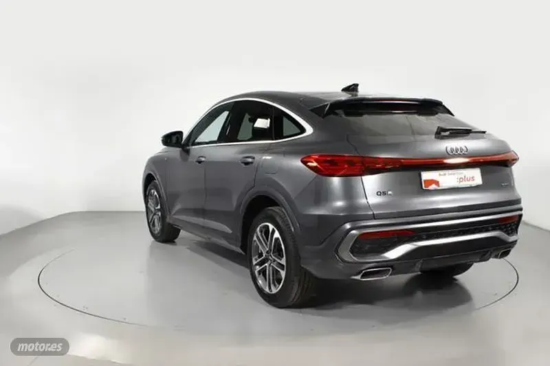 Nuevo Audi Q5 Sportback S-Line 299 CV (219 kW) 2026 Gris SUV