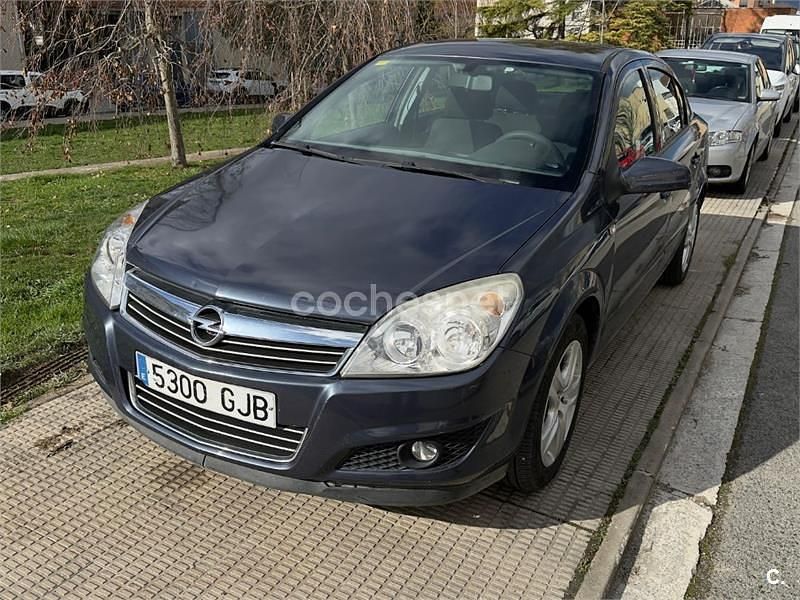 Usado Opel Astra Enjoy 115 CV (84 kW) 2008 Verde Berlina
