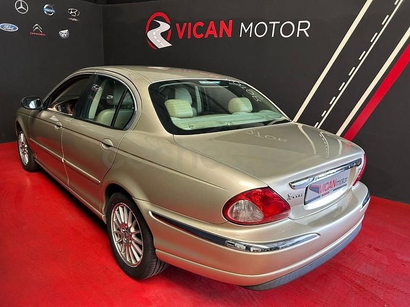 Begagnad Jaguar X-type Executive 211 HK (155 kW) 2006 Beige Sedan