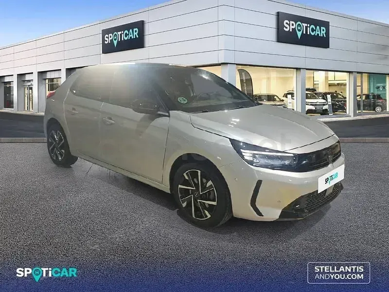 Usado Opel Corsa 100 CV (73 kW) 2025 Gris / plata Utilitario
