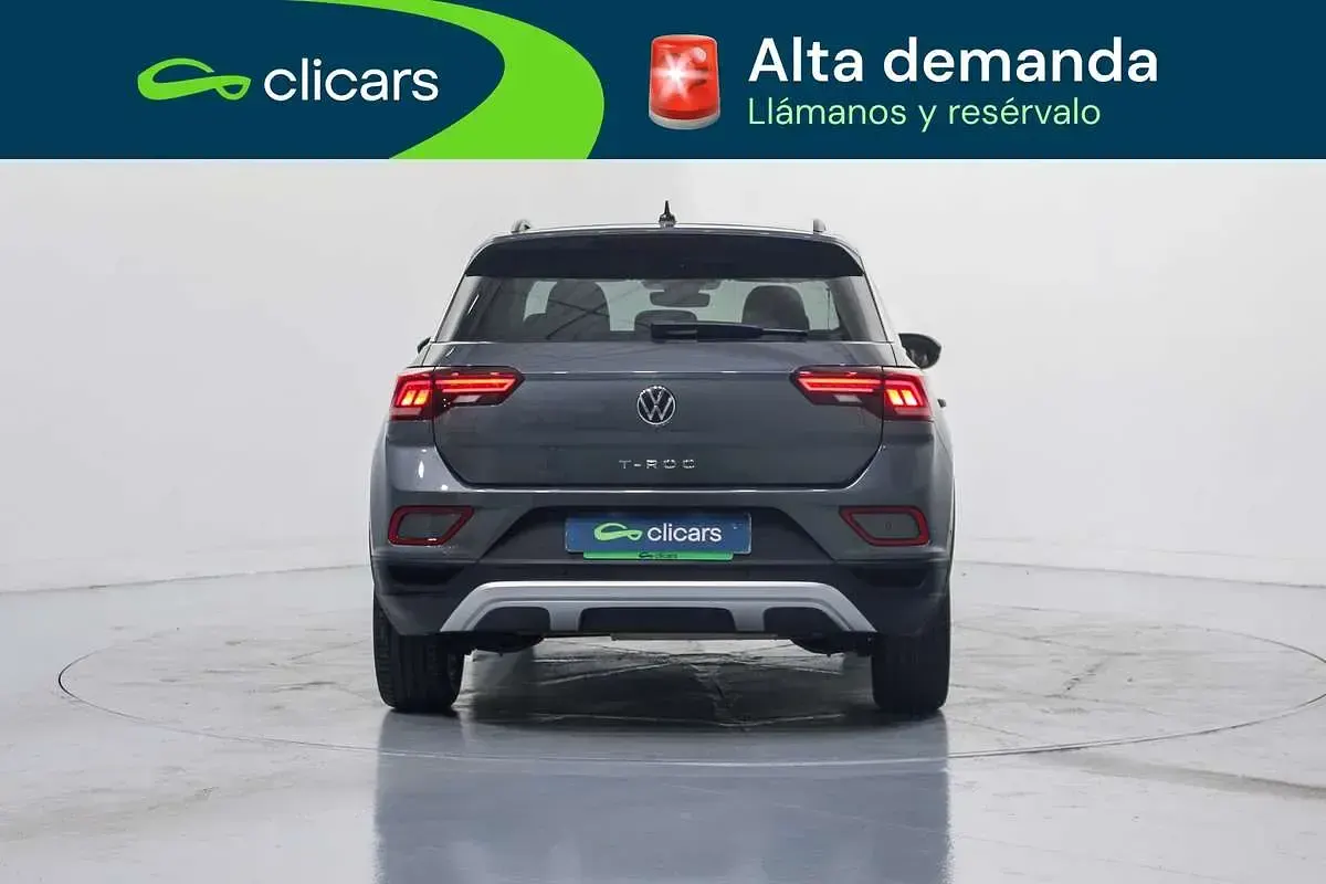 Usado VW T-Roc Life 116 CV (85 kW) 2022 Gris SUV