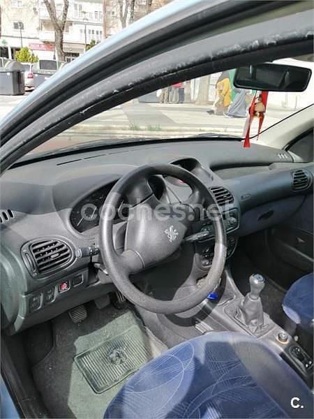 Usado Peugeot 206 90 CV (66 kW) 2001 Gris / plata Berlina