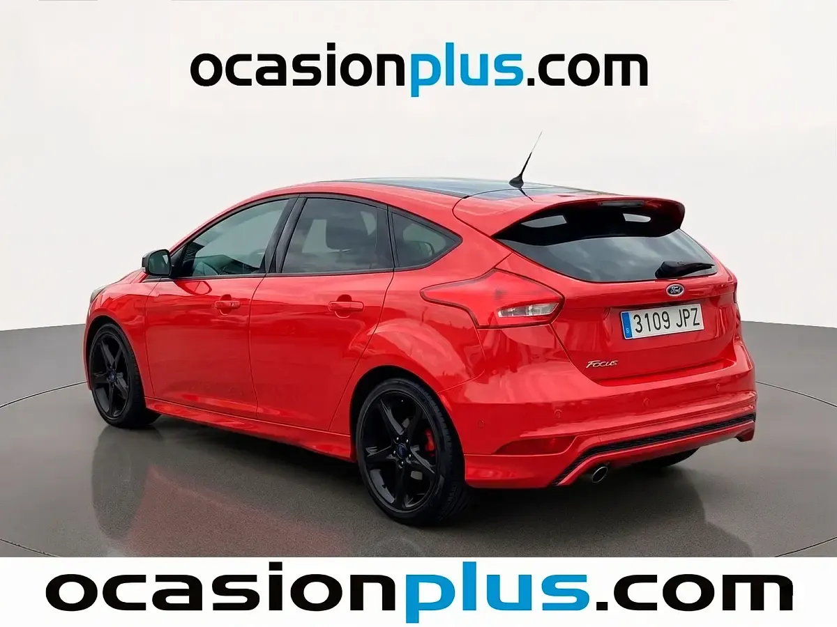 Usado Ford Focus Sport 182 CV (133 kW) 2016 Rojo Utilitario