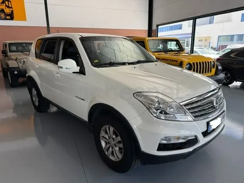 Usado SsangYong Rexton Limited 178 CV (130 kW) 2016 Blanco SUV