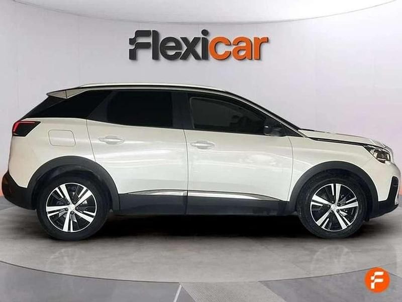 Usado Peugeot 3008 Allure 131 CV (96 kW) 2020 Blanco SUV
