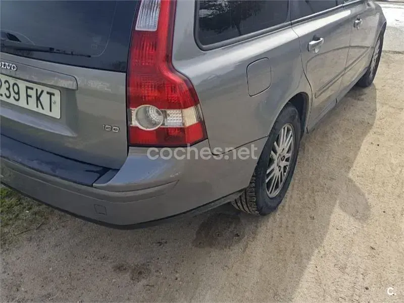 Usado Volvo V50 Kinetic 109 CV (80 kW) 2007 Gris / plata Familiar