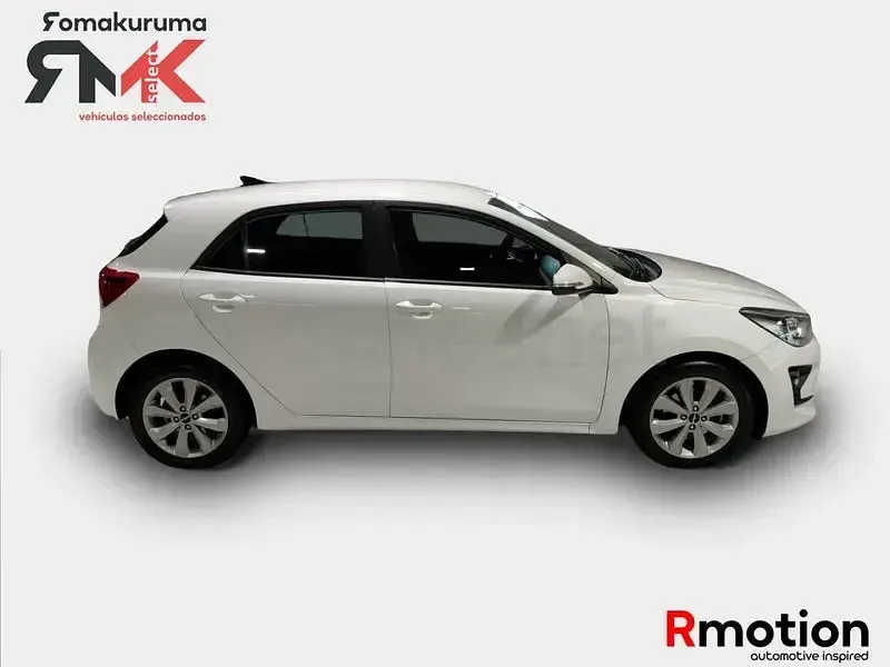 Usado Kia Rio 120 CV (88 kW) 2022 Blanco Berlina