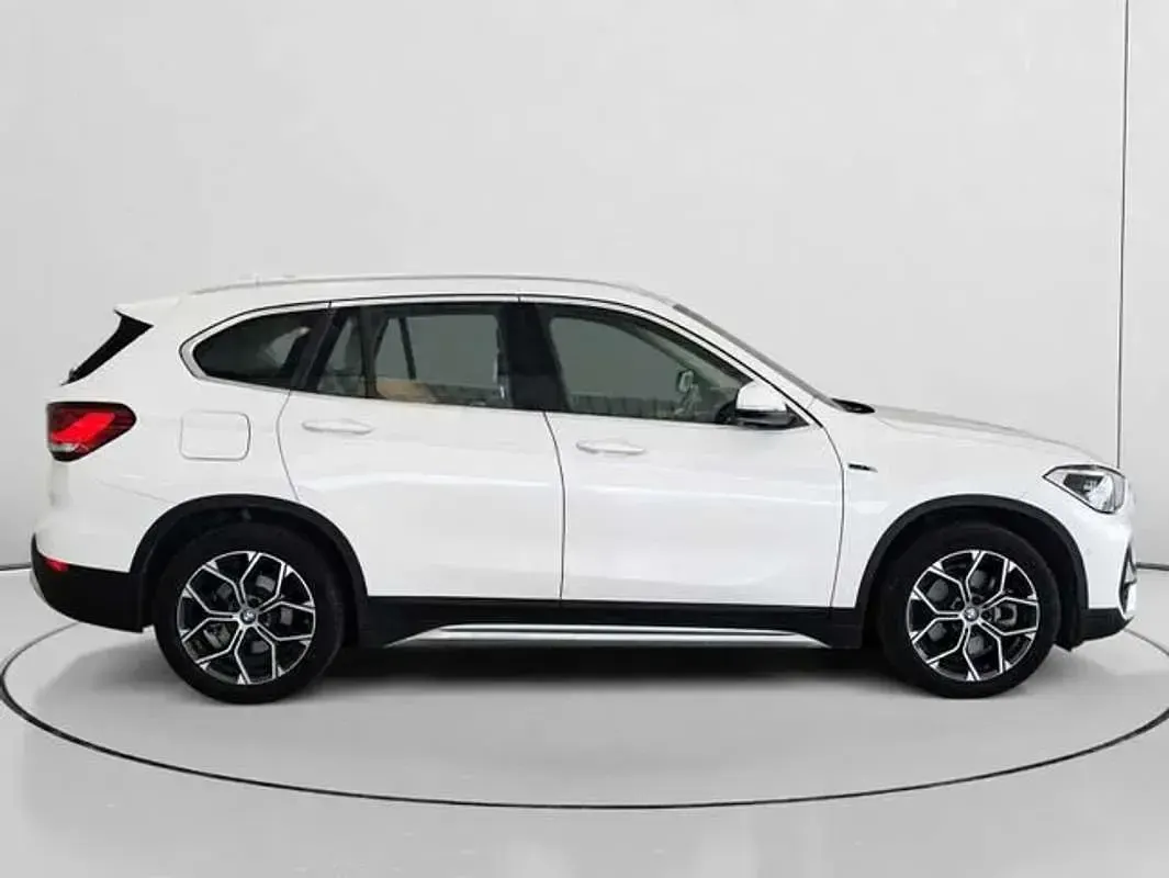 Usado BMW X1 Comfort Edition 220 CV (161 kW) 2022 Blanco SUV