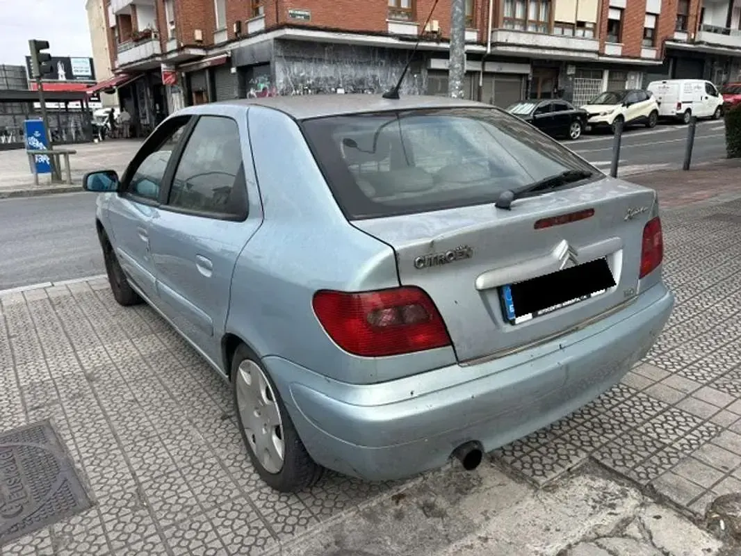 Usado Citroën Xsara Exclusive 90 CV (66 kW) 2003 Gris Utilitario