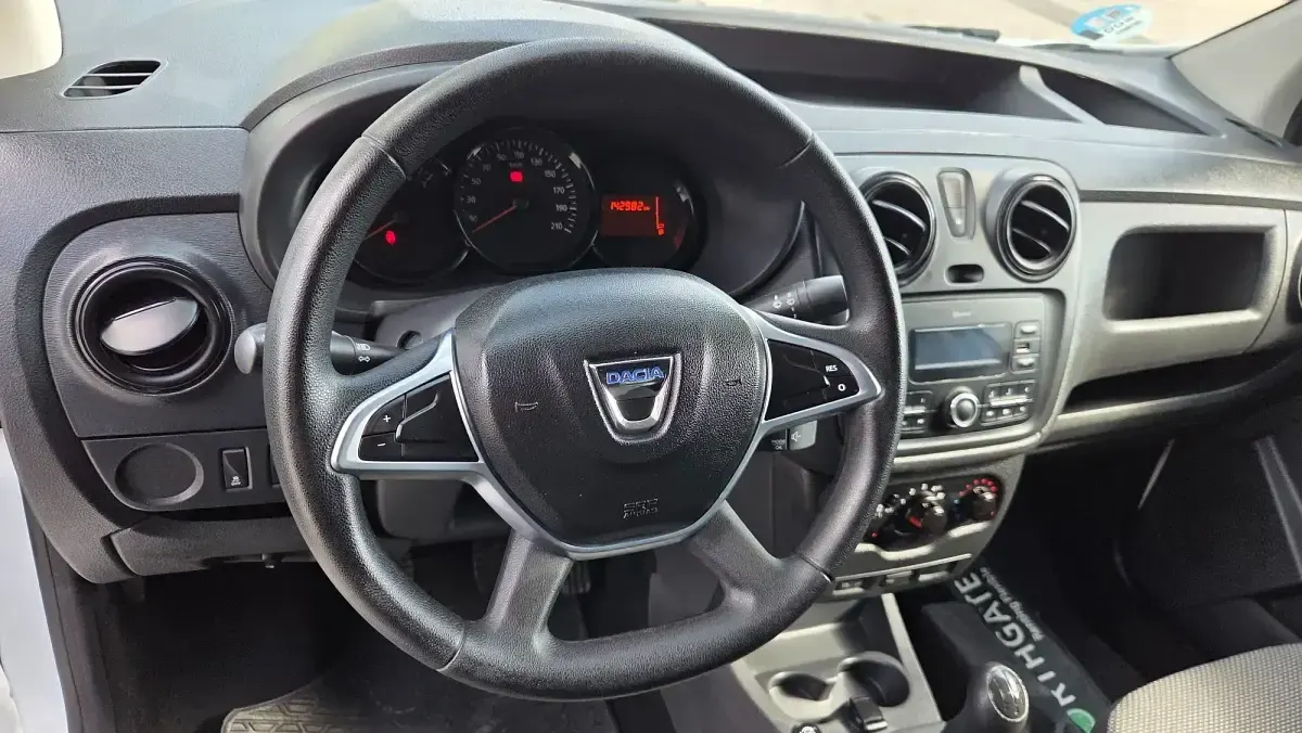 Usado Dacia Dokker Essentiel 100 CV (73 kW) 2019 Blanco Monovolumen