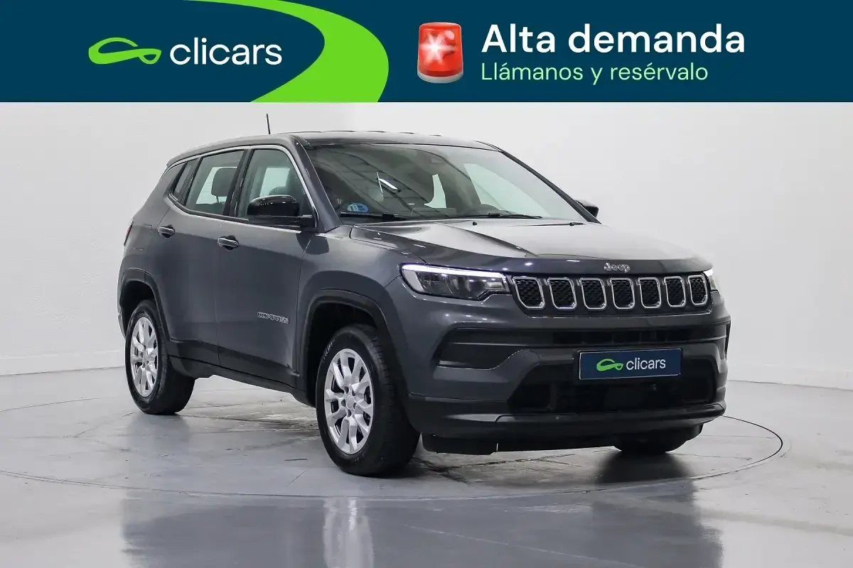 Usado Jeep Compass Longitude 130 CV (95 kW) 2024 Gris / plata SUV