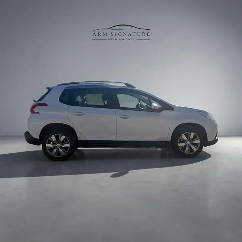 Usado Peugeot 2008 Active 92 CV (67 kW) 2014 Blanco SUV