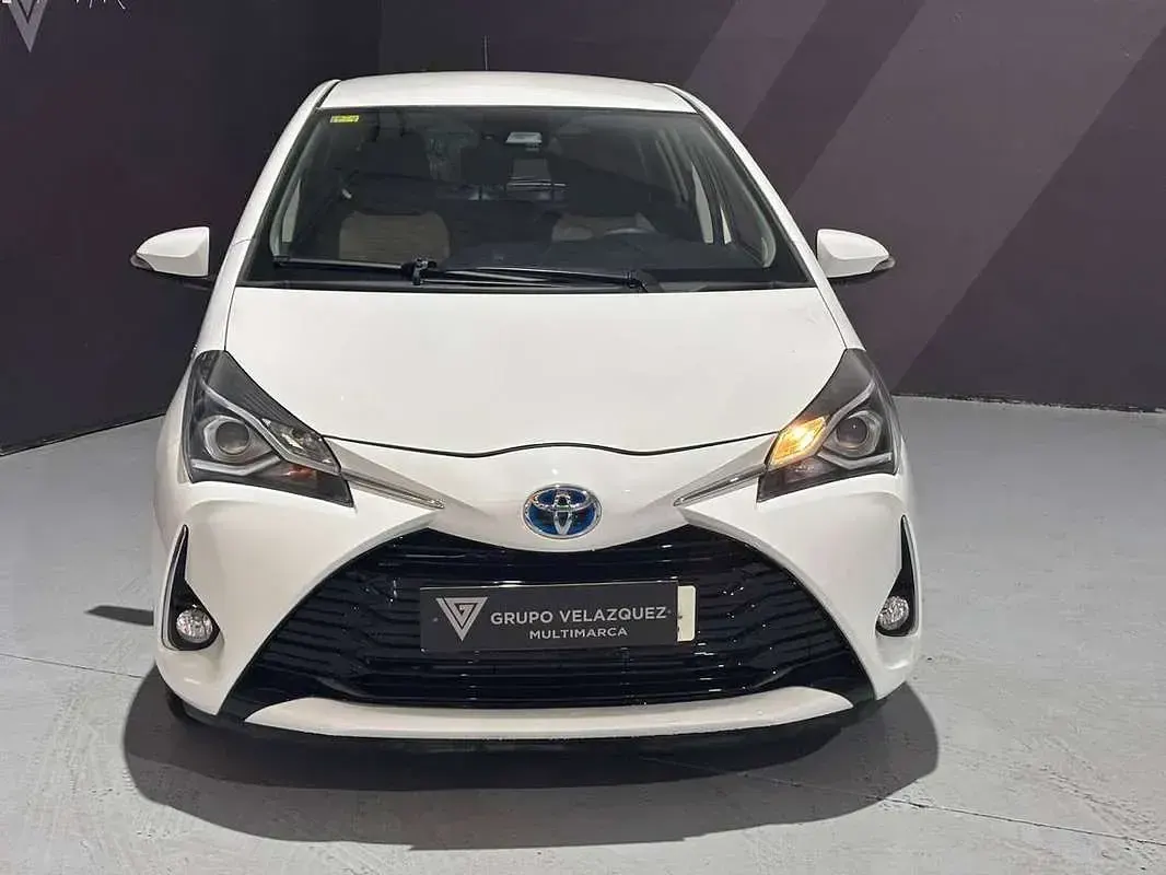 Usado Toyota Yaris Active 99 CV (72 kW) 2020 Blanco Utilitario