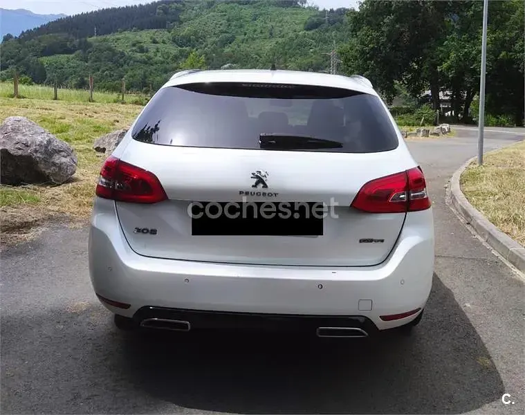 Usado Peugeot 308 SW Allure 120 CV (88 kW) 2016 Blanco Familiar