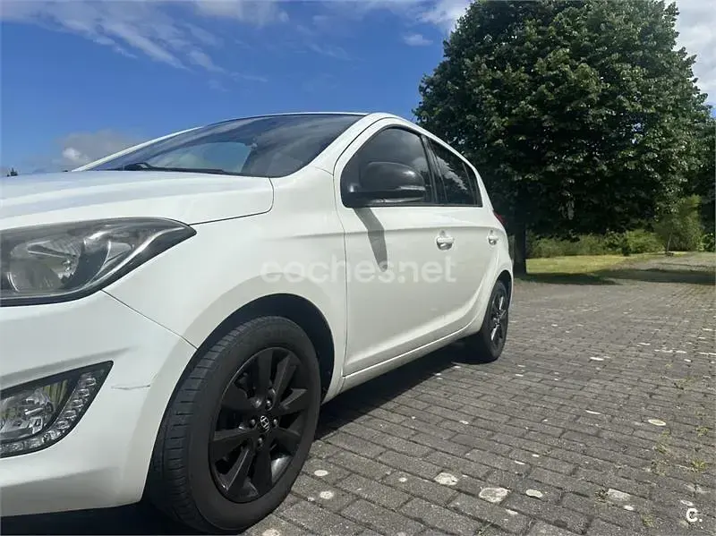 Usado Hyundai i20 GO! 75 CV (55 kW) 2013 Blanco Utilitario
