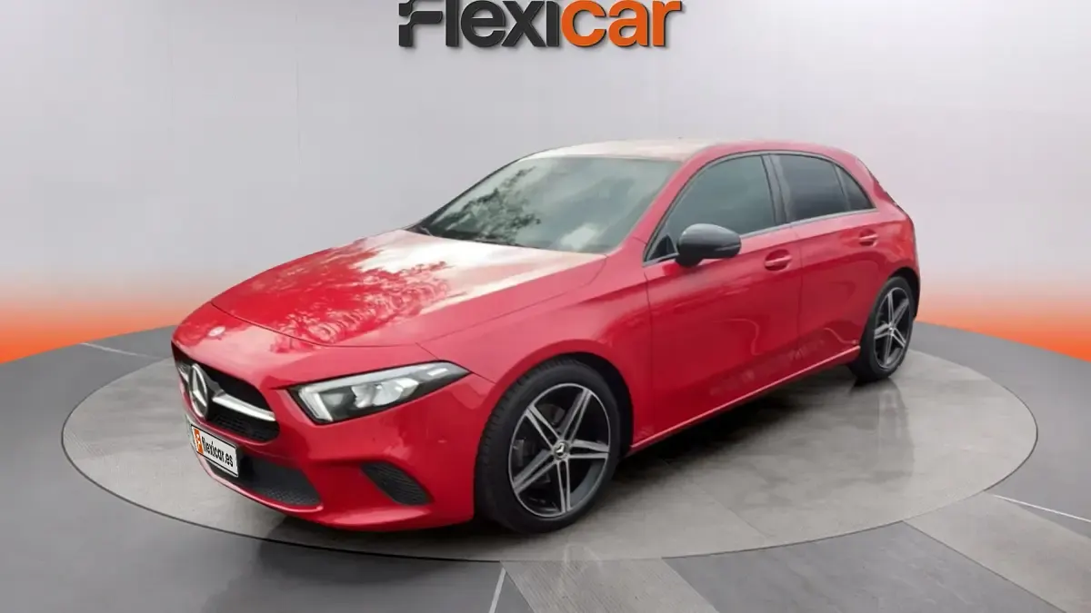 Usado Mercedes A180 116 CV (85 kW) 2019 Rojo Berlina