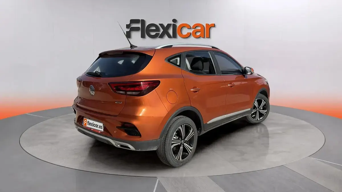 Usado MG ZS Comfort 116 CV (85 kW) 2025 Verde SUV
