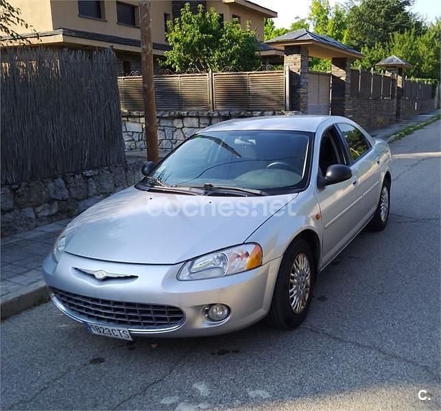 Gris / plata Usado 2004 Chrysler Sebring Berlina | 2250 € - Imagen 1/4