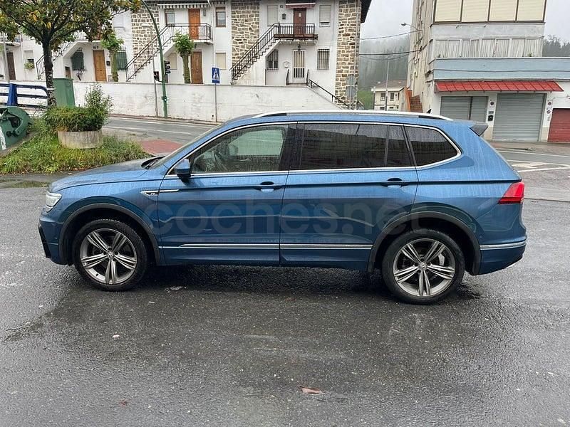 Usado VW Tiguan R-line 200 CV (147 kW) 2021 Azul SUV