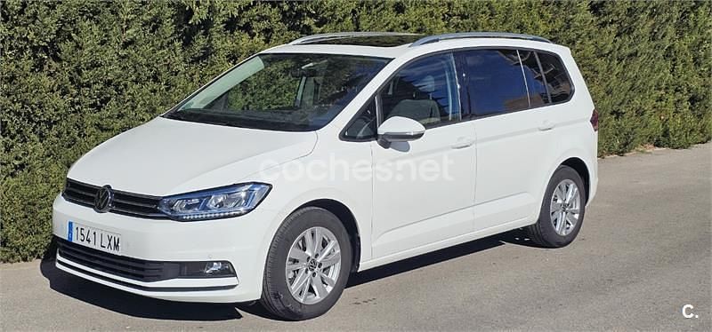 Blanco Usado 2022 VW Touran Advance Monovolumen | 28.500 € (Un poco caro) - Imagen 1/4