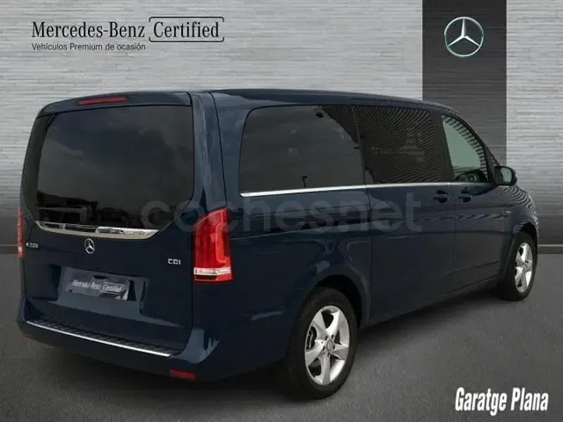 Usado Mercedes V200 Avantgarde 136 CV (100 kW) 2014 Azul Monovolumen
