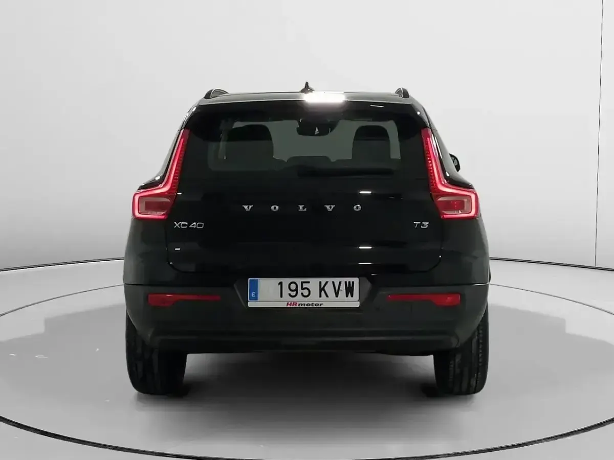 Usado Volvo XC40 156 HP (114 kW) 2019 Preto SUV