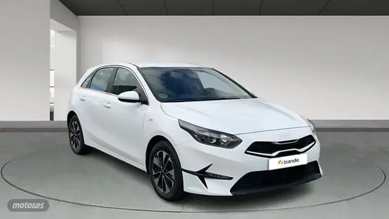 Usado Kia Ceed 100 CV (73 kW) 2026 Blanco Utilitario
