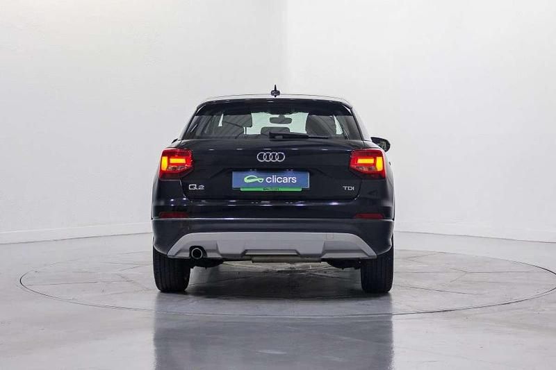 Usado Audi Q2 Design 116 HP (85 kW) 2017 Preto SUV