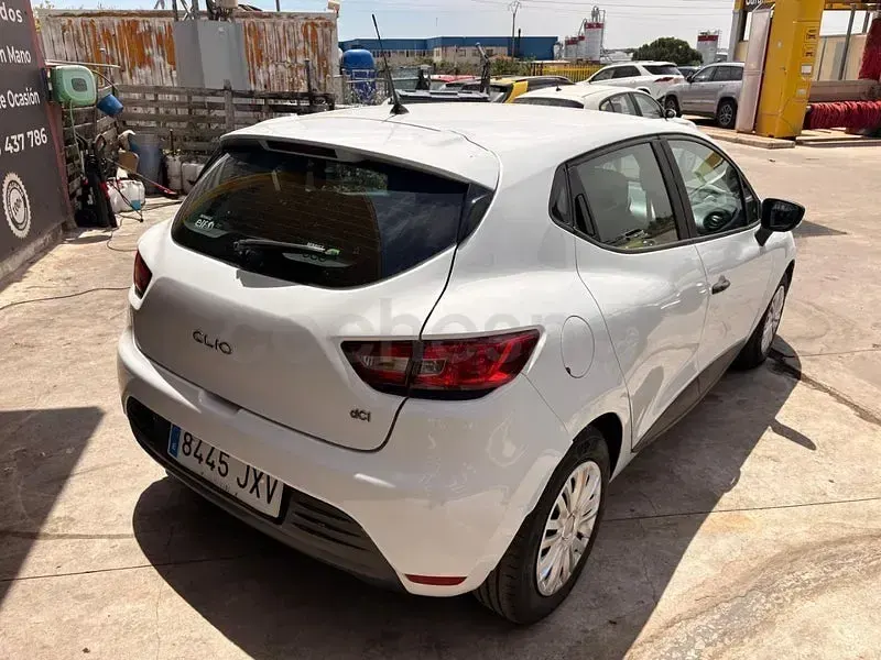 Usado Renault Clio IV LIMITED 75 CV (55 kW) 2017 Blanco Berlina
