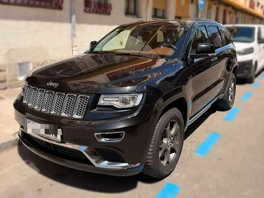 Usado Jeep Grand Cherokee Summit 250 CV (183 kW) 2015 Negro SUV