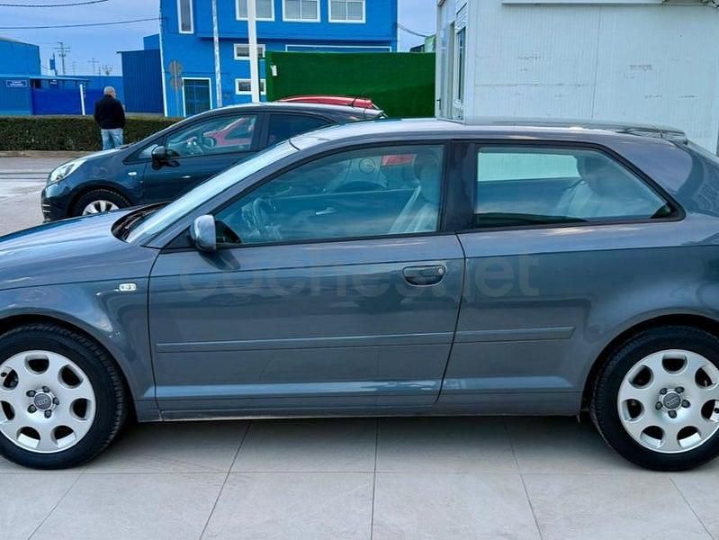 Usado Audi A3 Ambiente 140 CV (102 kW) 2003 Gris / plata Utilitario