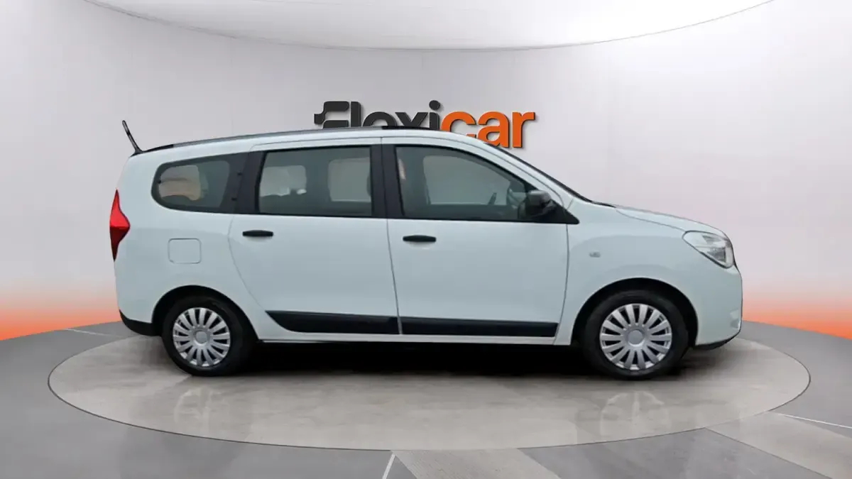 Usado Dacia Lodgy Comfort 95 CV (69 kW) 2019 Blanco Monovolumen