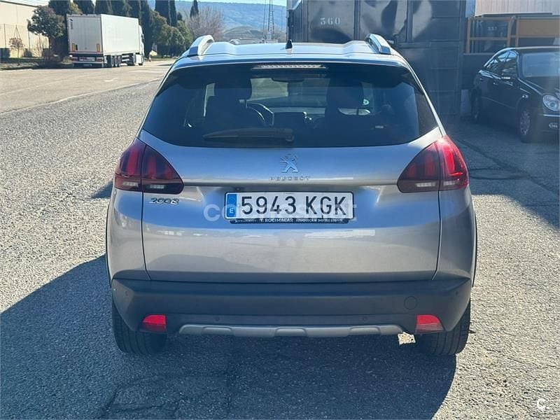 Usado Peugeot 2008 Allure 110 CV (80 kW) 2017 Gris / plata SUV