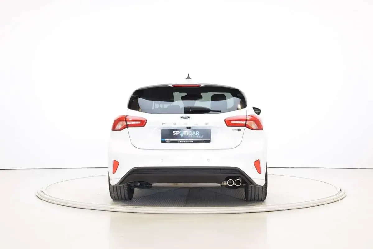 Usado Ford Focus ST-Line 125 CV (91 kW) 2020 Blanco Familiar