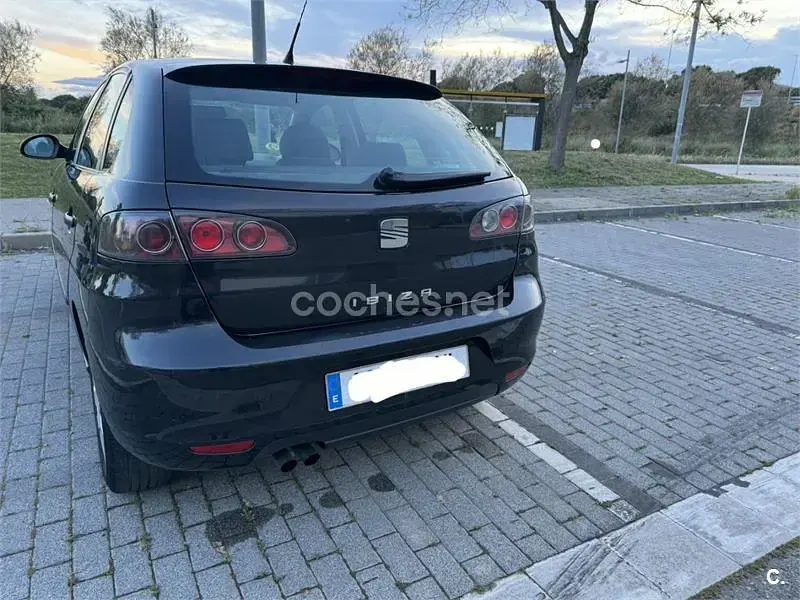 Usado Seat Ibiza Reference 100 CV (73 kW) 2007 Negro Utilitario