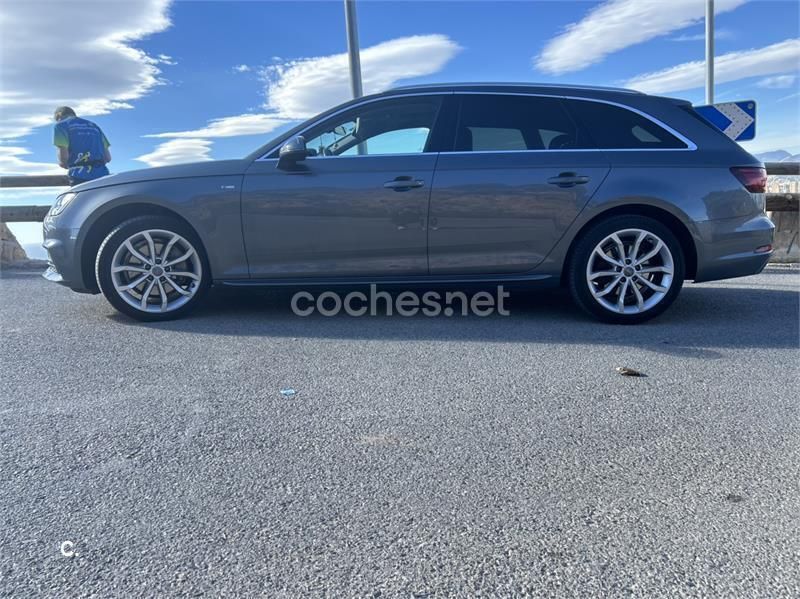 Usado Audi A4 S-Line 190 CV (139 kW) 2019 Gris / plata Familiar
