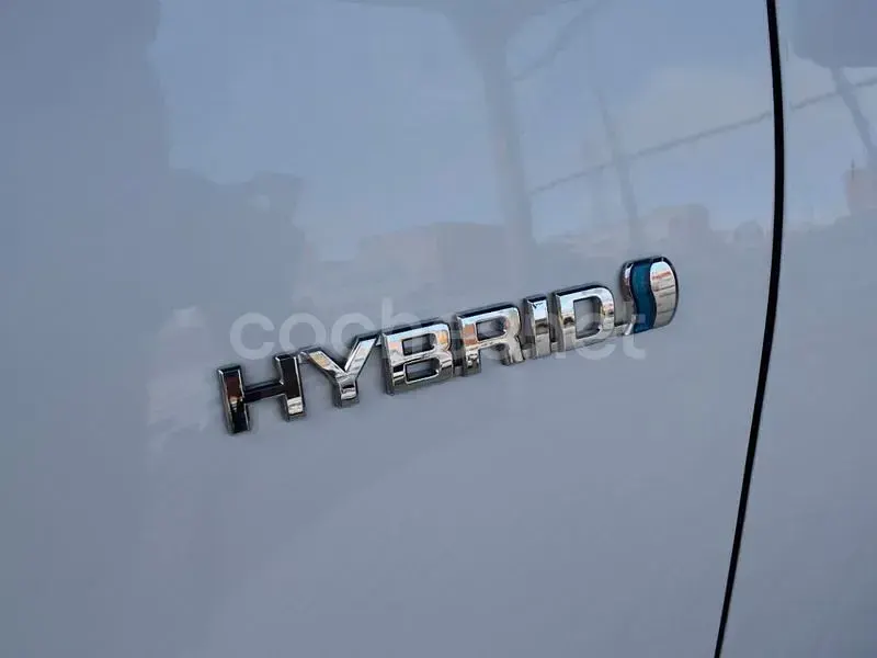 Usado Toyota Yaris Hybrid Advance 100 CV (73 kW) 2019 Blanco Berlina
