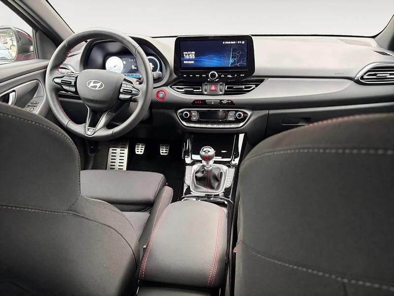 Nuevo Hyundai i30 N Line 100 CV (73 kW) 2025 Rojo
