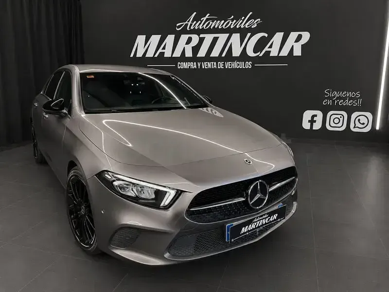 Usado Mercedes A200 150 CV (110 kW) 2021 Gris / plata Berlina