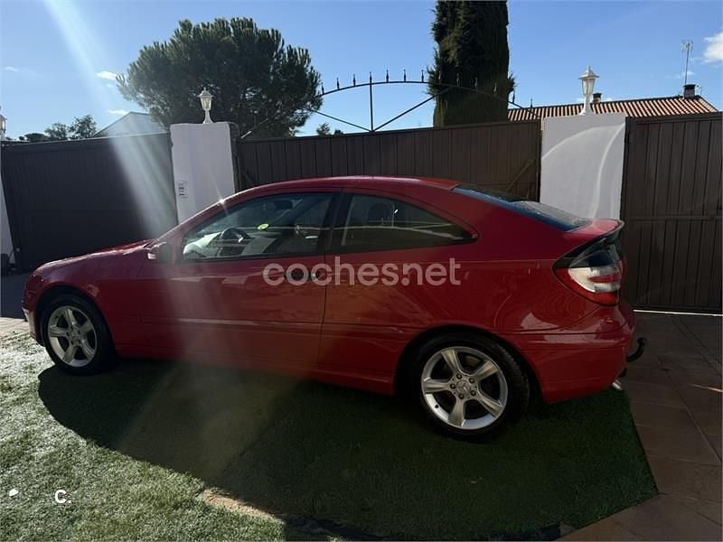 Usado Mercedes C220 Sport Edition 150 CV (110 kW) 2007 Rojo Berlina
