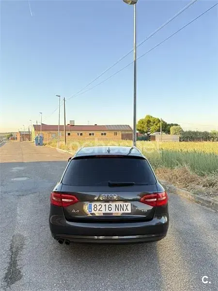 Usado Audi A4 Sport 150 CV (110 kW) 2013 Marrón Familiar