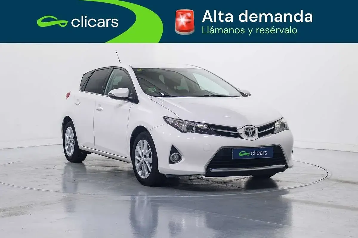 Usado Toyota Auris Active 132 CV (97 kW) 2014 Blanco Utilitario