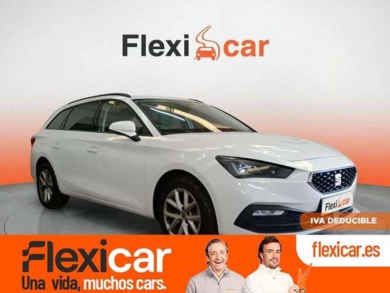 Usado Seat Leon Style 131 CV (96 kW) 2020 Blanco Familiar
